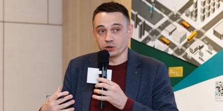 Beyond Conflict: Global Renewal through Tech Strategies  Post-Ukraine War